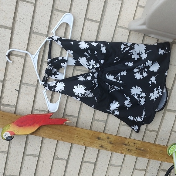 Swimsuit Top** - Picture 2 of 10